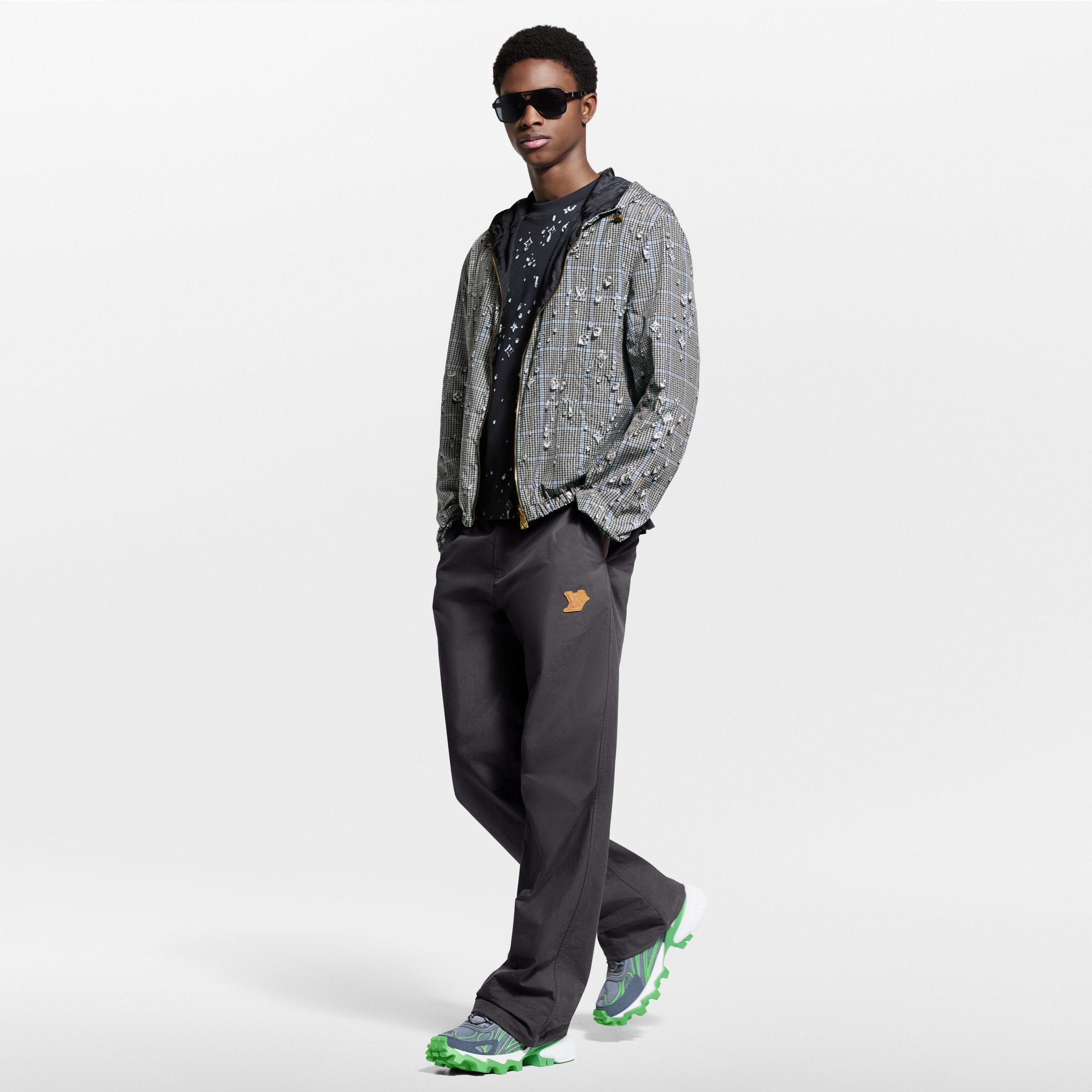 LV Summit Sneaker - Holiday Gifts for Him | LOUIS VUITTON